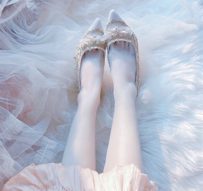 Lolita Gaya Pengadilan Hak Tin - Court Heel Pointed ulasan dan harga