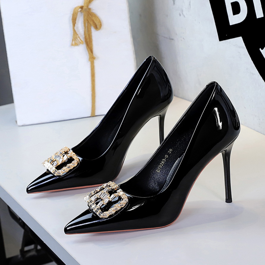 Sepatu Hak Tinggi Runcing Eleg - Court Heel Pointed ulasan dan harga